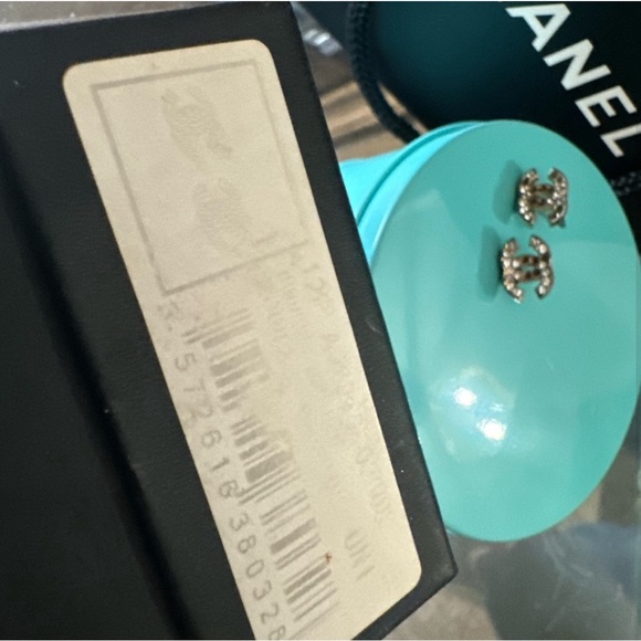 CHANEL CC Logo Boucles Oreille Earrings - Picture 3 of 6